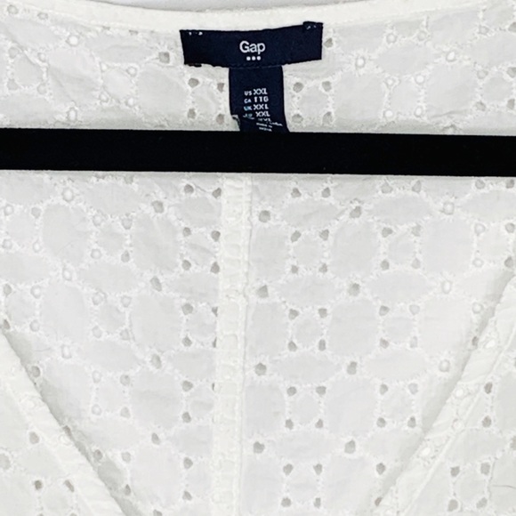 GAP Eyelet Lace V Neck Tank Sz XXL - Picture 3 of 5
